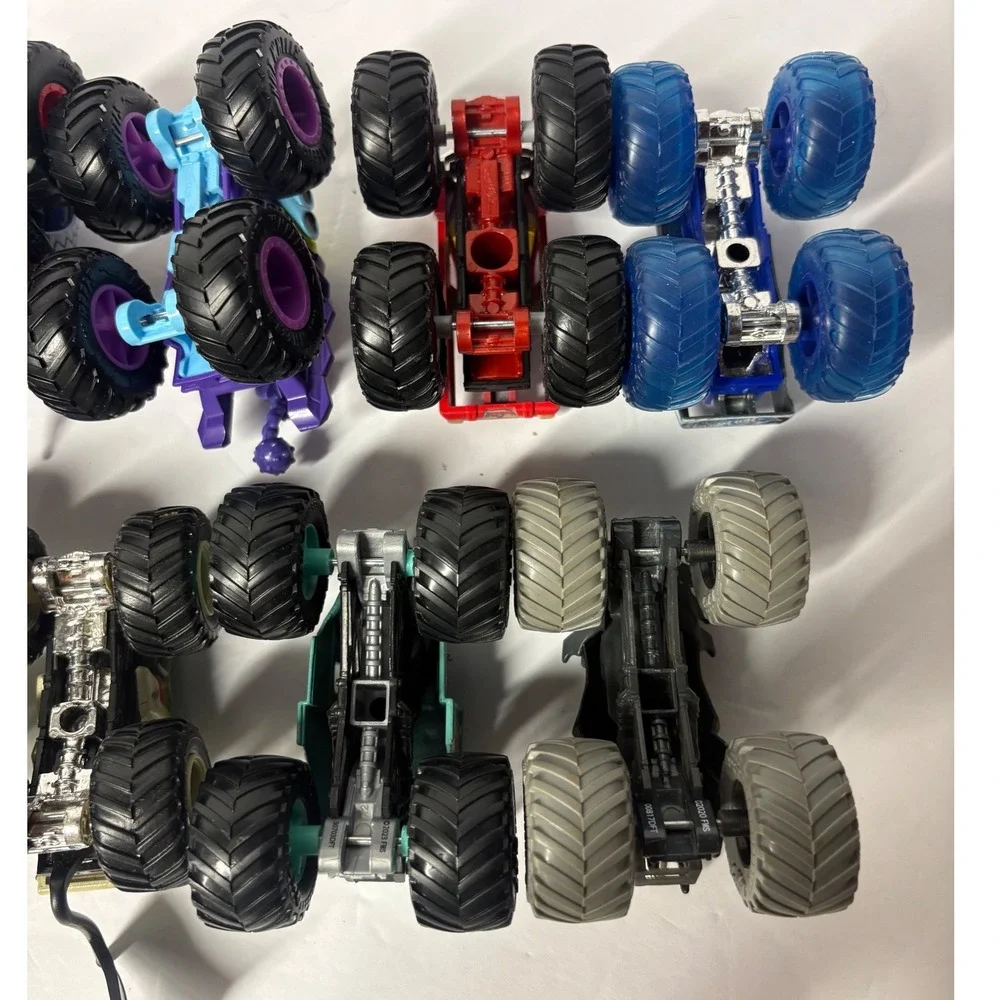 Hot Wheels Monster Jam Diecast Monster Trucks Batmobile Gunkster Mega-Wrex 1:64